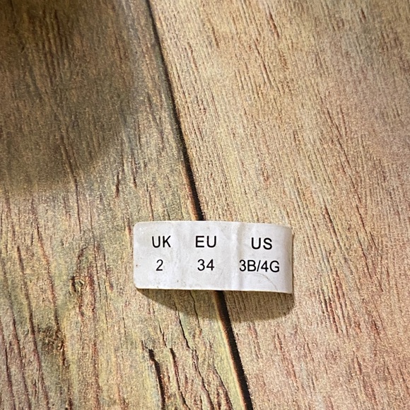 Hunter Boys/Girls Youth Classic Tall Yellow Boots | Sizes 3(Boy) 4(Girl) - Picture 13 of 14